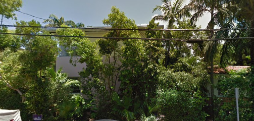 7915 Crespi Boulevard