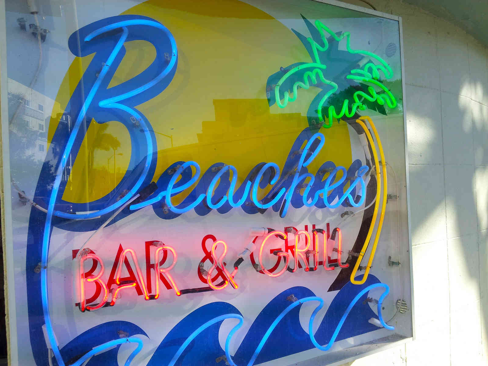 Beaches Bar & Grill