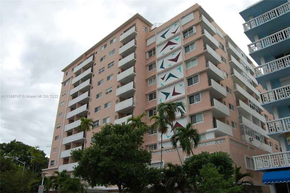 1750 JAMES APARTMENTS CONDOMINIUM