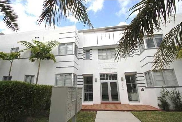 Evelyn Condominium