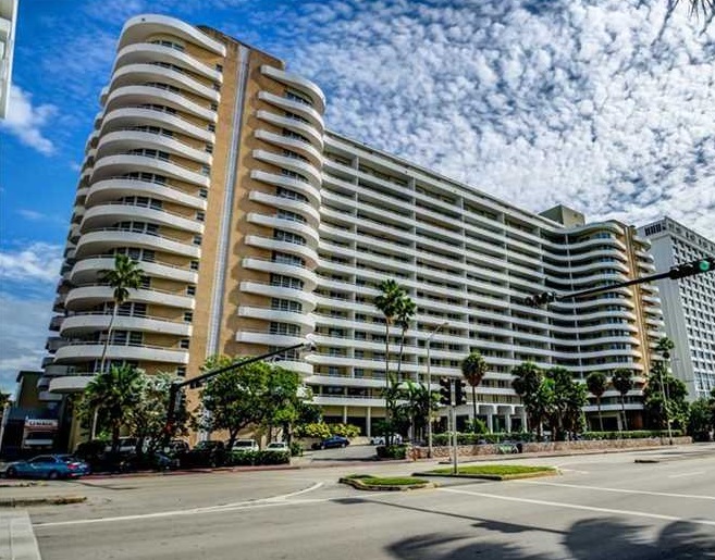 Oceanside Plaza Condominium