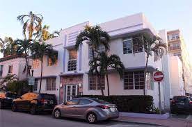 ART DECO (CONDO)