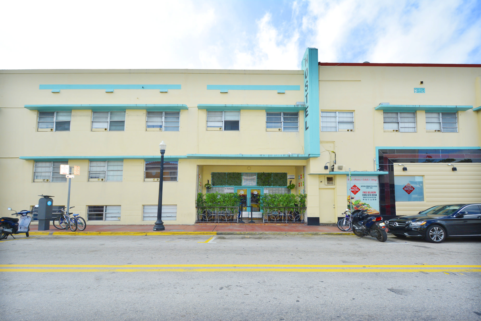 South Beach Rooms & Hostel