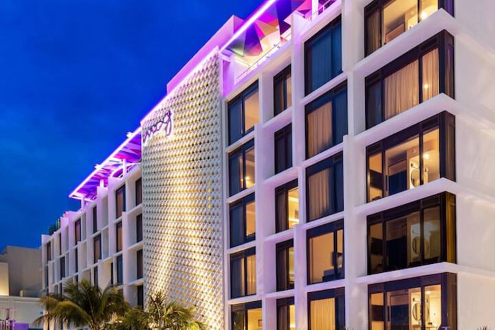 Moxy by Marriot South Beach