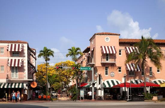 Kasa El Paseo Miami Beach